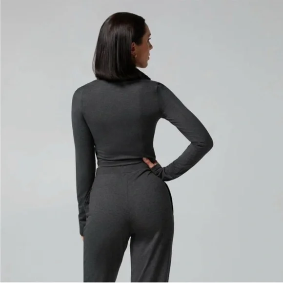 IVL Cropped Half Zip in Grey - Size Small - Picture 2 of 9